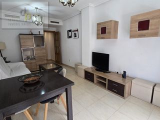 Rent Flat  Carrer riu segura 52. Îso en alquiler en torrellano