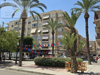 Flat  Carrer san crispín. Piso con patio y balcón en torrellano