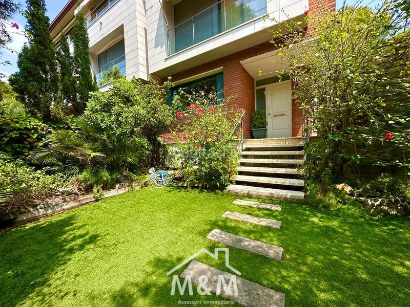 Foto e59c3516-dce7-48cd-ba39-bd9577f9b3cc. Alquiler casa adosada  en alquiler en Gava Mar, 5 dormitorios. en Gavà