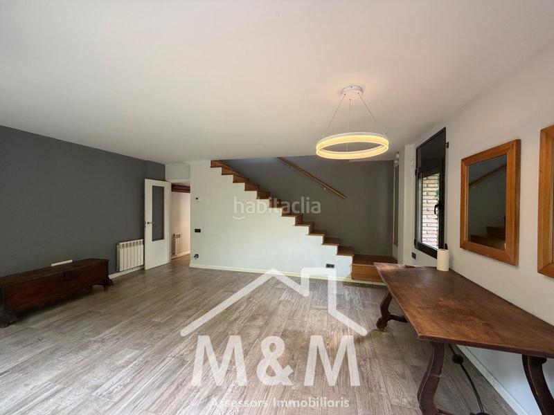 Foto 16d1186a-2ce3-4f1e-823e-89d0b1c84468. Rent semi detached house with heating parking pool in Castelldefels