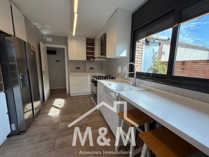 Foto 9c3c793c-86c5-4fd9-ae88-f2c9e2d9d758. Rent semi detached house with heating parking pool in Castelldefels