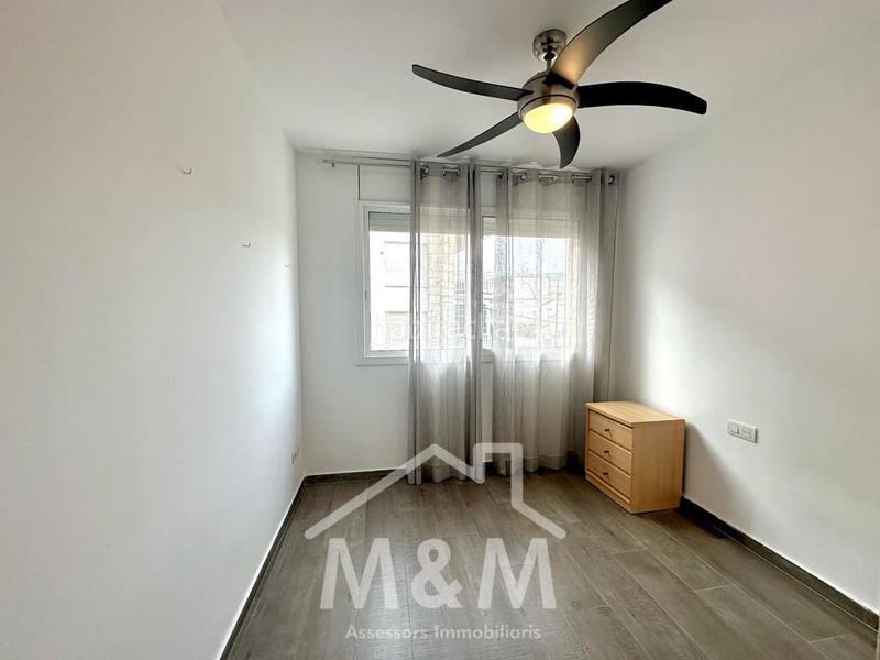 Foto 40ab921c-4ea3-413b-ba6b-68e8df5234c4. Location appartement avec parking piscine dans Lluminetes Castelldefels