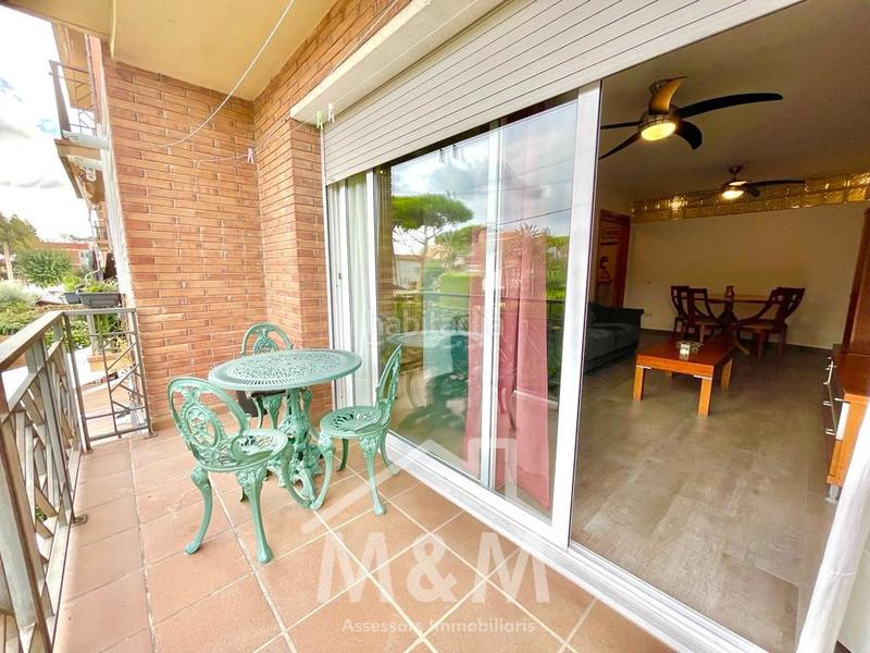 Foto 949f6053-b18c-49e6-9444-341cffdd3096. Location appartement avec parking piscine dans Lluminetes Castelldefels