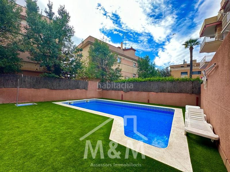 Foto 0c749e43-7a73-47e2-a683-0036a835d695. Rent flat with parking pool in Lluminetes Castelldefels