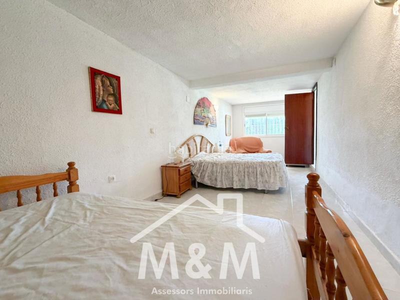 Foto b33e9a39-fb9f-43ee-88da-42ab740f542a. Chalet with parking in Cunit residencial Cunit