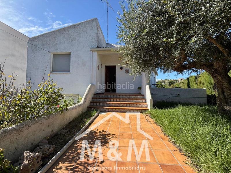 Foto f72065bd-4012-4fb4-bef6-af800ac6d74a. Chalet with parking in Cunit residencial Cunit