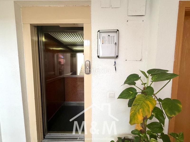 Foto 34547fee-d3d8-4d99-a0b7-ec0aa5e95b10. Location appartement avec parking piscine dans Lluminetes Castelldefels