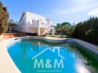 Chalet dans Cunit Residencial. Chalet en venta en el rectoret, 5 dormitorios.