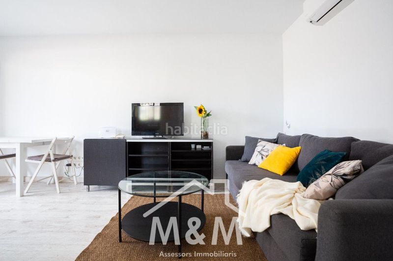 Foto b8e43cef-3d6a-4859-a695-8607bfcfd2c3. Pis a Baixador Castelldefels