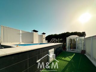 Miete Dachwohnung in La Pineda. Atico en alquiler en la pineda, 3 dormitorios.