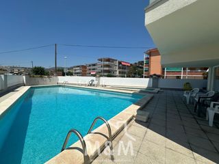 Rent Apartment in Baixador. Apartamento en alquiler en les botigues, 3 dormitorios.