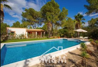 Chalet in Sant Agustí-Cala de Bou. Chalet individual en venta en cala de bou, 4 dormitorios.