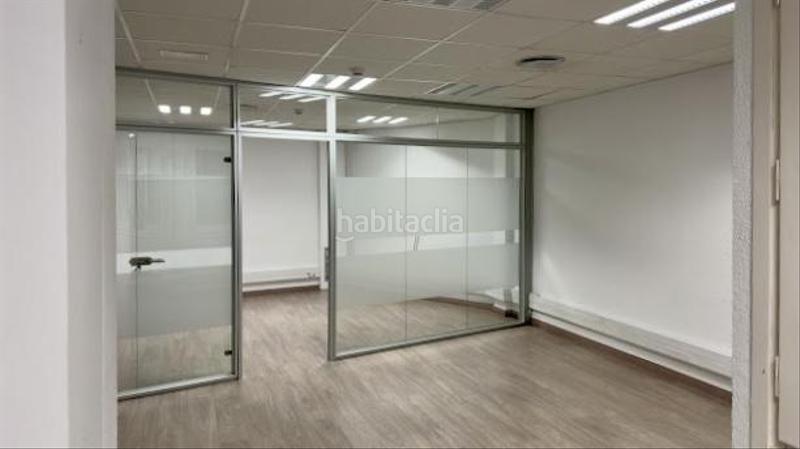 Foto b0522928-682b-4fb4-aa92-4a0bb0016b73. Location bureau dans Putget - Farró Barcelona