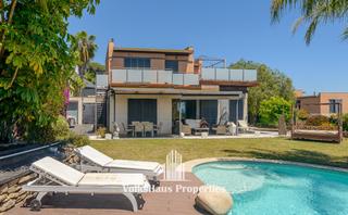 Casa  Cam del mig. Vive el lujo junto al mar en sant vicen de montalt!