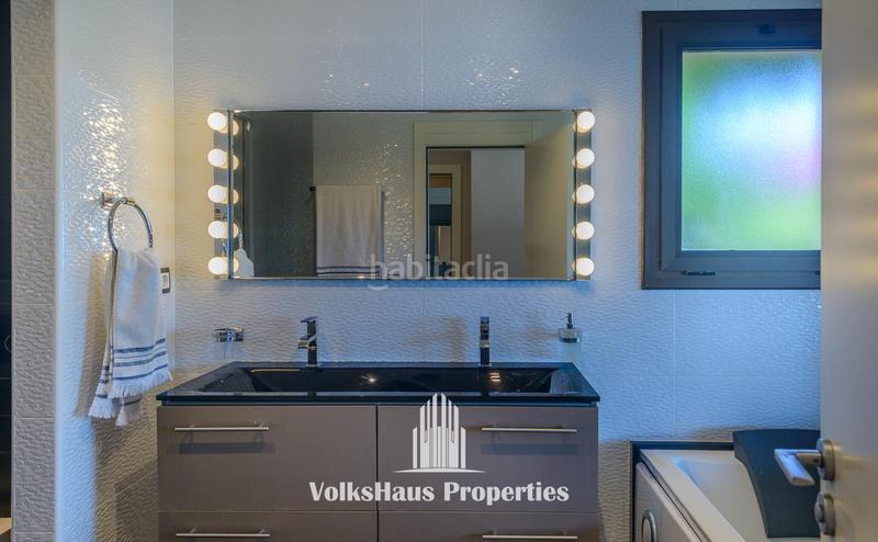 Foto 7a0a7330-be5d-42c1-ad61-68a76ebf70f9. Casa exclusiva villa con vistas infinitas al mar en Sitges