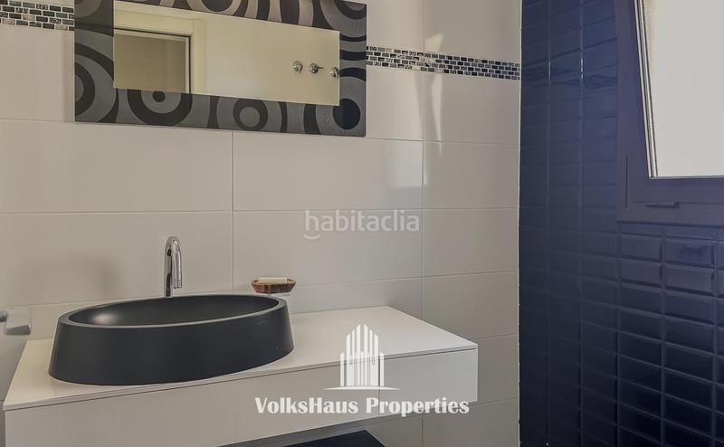 Foto c9806f40-2e28-4aa0-9086-1f5f43acaf2c. Casa exclusiva villa con vistas infinitas al mar en Sitges