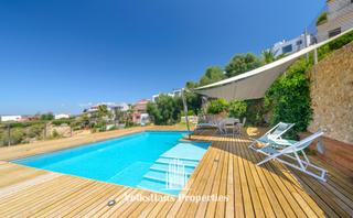Casa  Dels garrofers. Exclusiva villa en sitges con vistas infinitas al mar