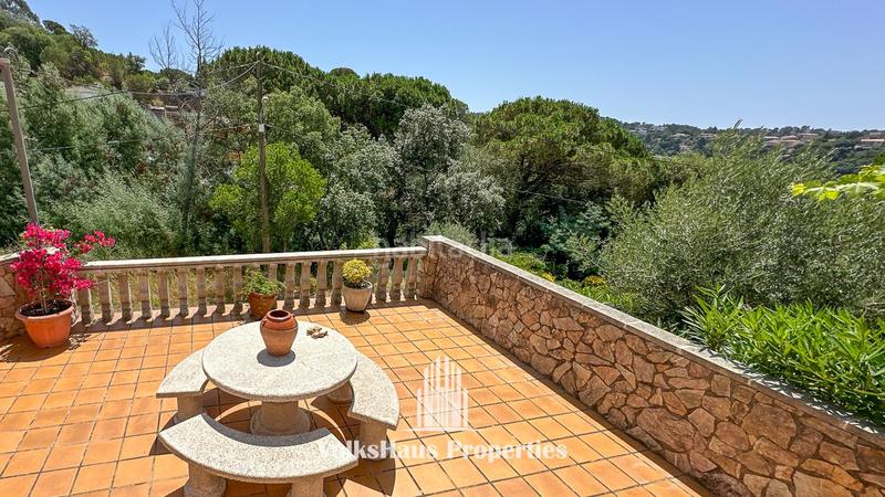 Foto 1ae56e7f-373b-4fda-bb76-98294cf3881c. Casa amb aparcament piscina a Aiguaviva Parc Vidreres