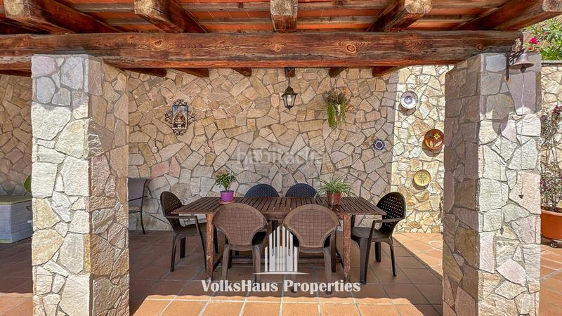 Foto 2d3cf498-459e-4418-99b5-b35c4cbd8250. Casa amb aparcament piscina a Aiguaviva Parc Vidreres