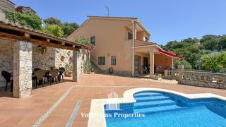 Maison  Carrer farigola. Gran y bonita casa en aiguaviva parc