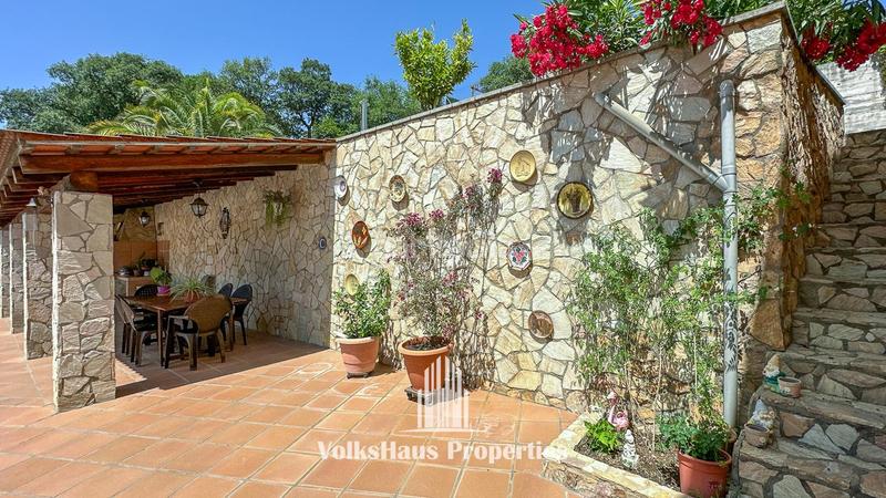 Foto 61597533-8aeb-4cc6-934e-edabb610dc17. Casa amb aparcament piscina a Aiguaviva Parc Vidreres