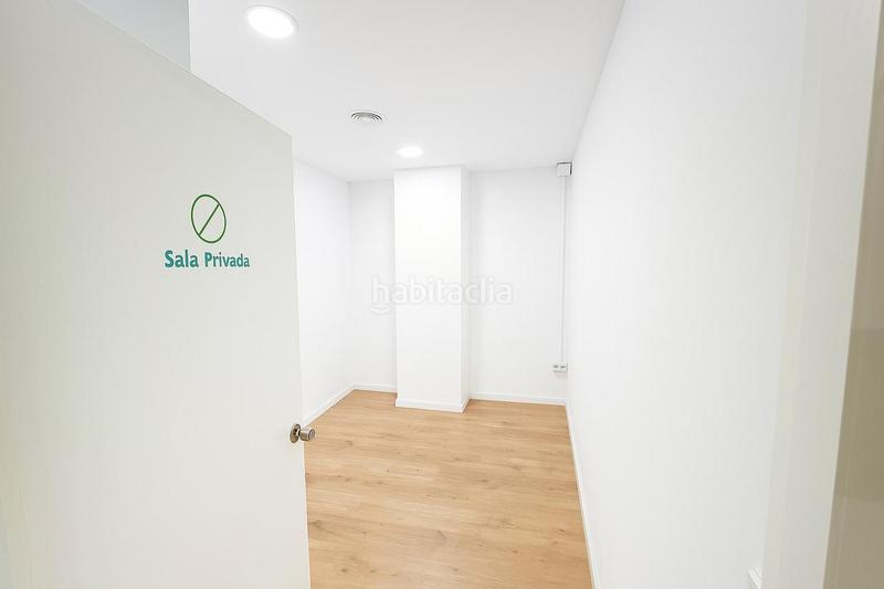 Foto 3c054400-e3ef-4a6c-8ced-ffd07971360c. Local commercial dans Centre - Estació Sant Cugat del Vallès