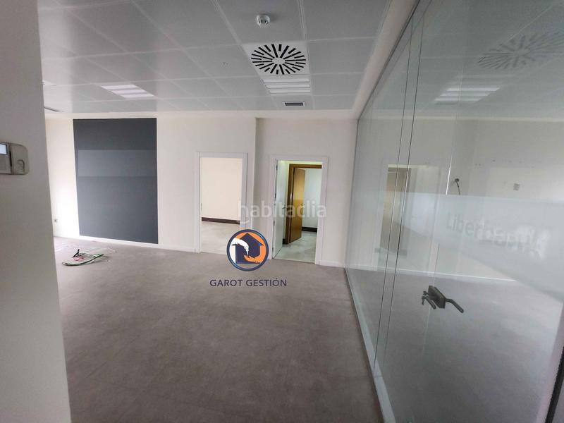 Foto 692ac222-9266-43cd-a1e3-91e20ff15d52. Locale commerciale in Alamín Guadalajara