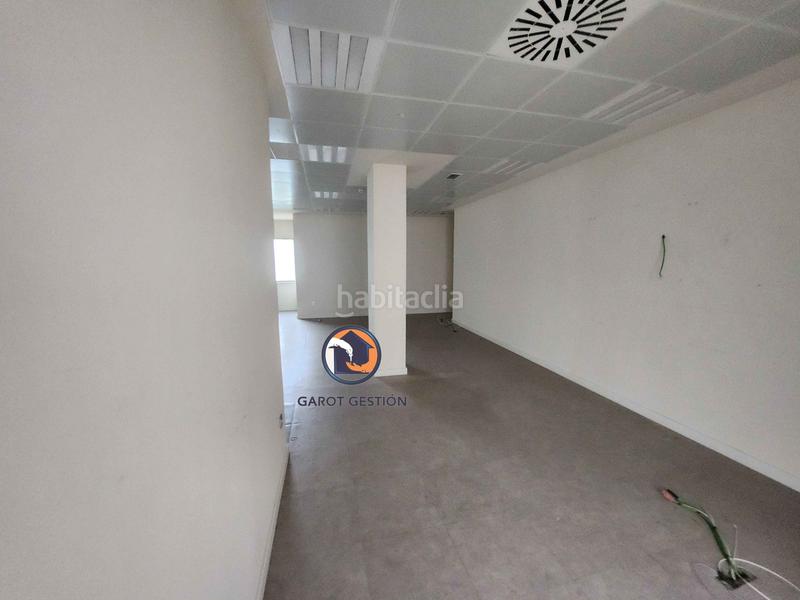 Foto 08afed96-3b8a-4536-8edc-4924d1ff6b8e. Alquiler local comercial luminoso., metros en una sola planta en Guadalajara