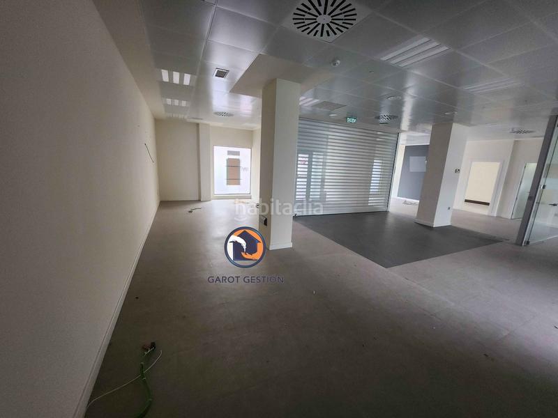 Foto 60bd81e3-1c68-4747-8202-8875ad353ea6. Alquiler local comercial luminoso., metros en una sola planta en Guadalajara