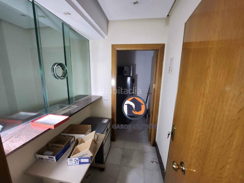 Foto 987e535b-5b3a-434c-b9de-2d8d1083b0a4. Alquiler local comercial luminoso., metros en una sola planta en Guadalajara