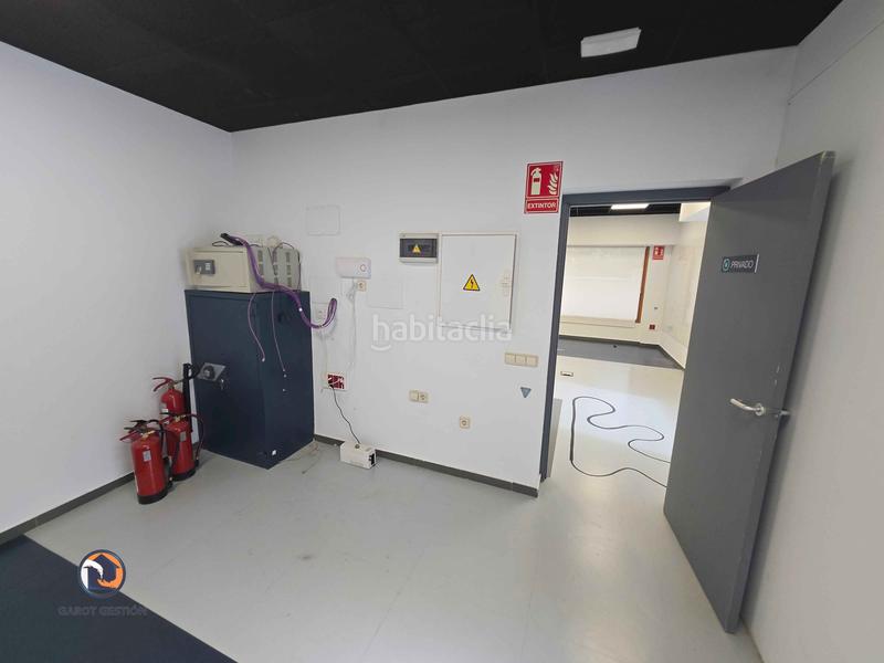 Foto 2ee39c6b-0d0d-41dd-a05a-db9fd7032622. Locale commerciale in calle del padre damián 48 in Madrid