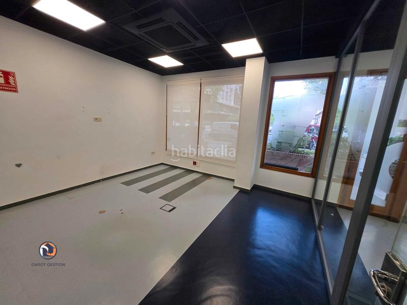 Foto f069dd74-a045-4cd8-b602-893fd182f236. Locale commerciale in calle del padre damián 48 in Madrid