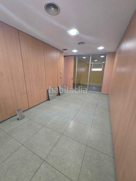 Foto 3ef14d9c-190f-4e57-914d-64dc271bc3a9. Alquiler local comercial en calle san juan de dios 10 local de esquina y luminoso en Guadalajara