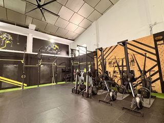 Transfer Industrial building in Fuente el Saz de Jarama. Traspaso box de crossfit en pleno funcionamiento,