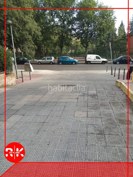 Foto e36d6a0d-7371-4e7c-bdc7-e5d317443a5a. Posto auto in calle de argentina 22 in Valleaguado-La Cañada Coslada