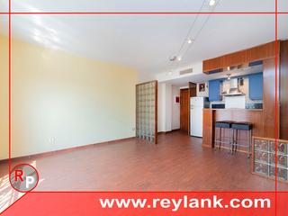 Location Appartement  Calle somorrostro. Precioso y acogedor apartamento reformado sin amueblar de 1 habi