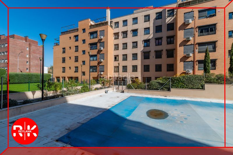 Foto b3c21fc8-9084-4159-8e2a-13763bc2550a. Pis amb calefacció aparcament piscina a Valdebernardo-Valderribas Madrid