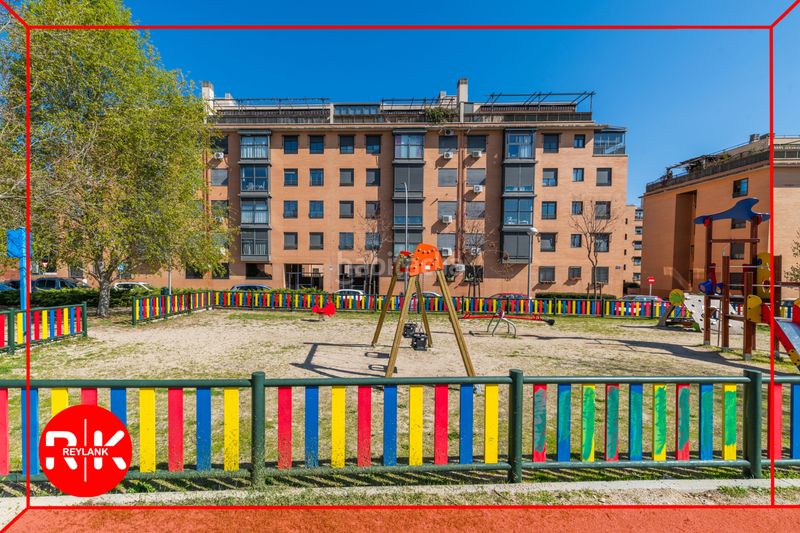 Foto c6fa3417-ff22-4a80-a07b-4248522dbba0. Pis amb calefacció aparcament piscina a Valdebernardo-Valderribas Madrid