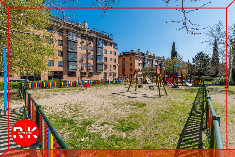 Foto d9bc7b11-1225-469e-a2b9-8c7fbf7f68f4. Pis amb calefacció aparcament piscina a Valdebernardo-Valderribas Madrid