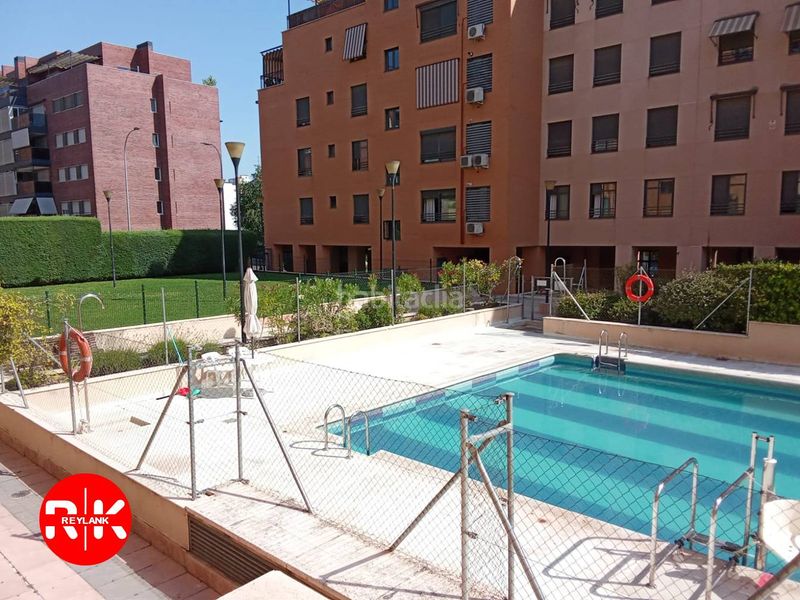 Foto fac4f426-81be-466d-9dfb-877d3ec40cfb. Pis amb calefacció aparcament piscina a Valdebernardo-Valderribas Madrid