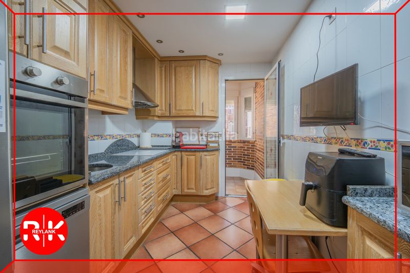 Foto f9f3d416-b31b-44f7-aed1-3a36d224cccb. Pis amb calefacció aparcament piscina a El Puerto Coslada