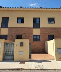 Casa adosada en Sierra Engarcerán. Adosado nuevo