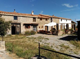 Masía en Coves de Vinromà (les). Grupo de masias con terreno