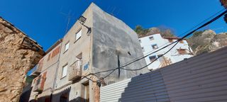 Casa en Castillo de Villamalefa. Casa en cedramán