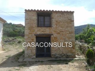 Masia a Sierra Engarcerán. Masia reformada