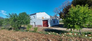 Masía en Sierra Engarcerán. Masía con 3 habitaciones amueblada con parking y vistas a la mon