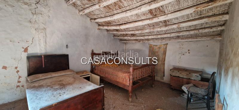 Foto 0e80bc31-afcc-4ee0-a4d1-d9fa8fbf949a. Masía gran masia con terreno en Useres (les)