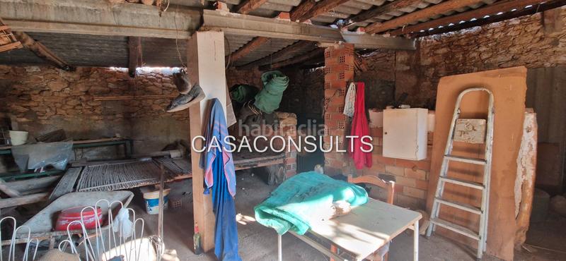 Foto f250d126-7833-44f0-bad2-09b92286c63d. Masía gran masia con terreno en Useres (les)