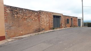 Almacén en Vall d´Alba. Almacén y solar de 336 mts