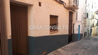 Mas à Lucena del Cid. Casa semireformada en el centro del pueblo